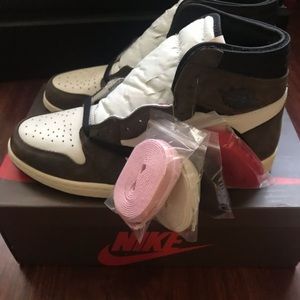 JORDAN 1 TRAVIS SCOTTS